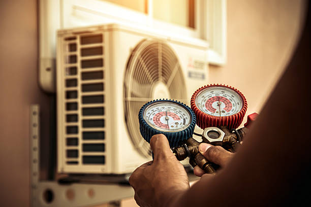 Professional Ac Installation technician working in Sunset, TX